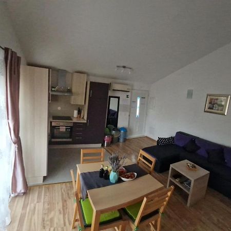 מרינה Apartman Relax מראה חיצוני תמונה