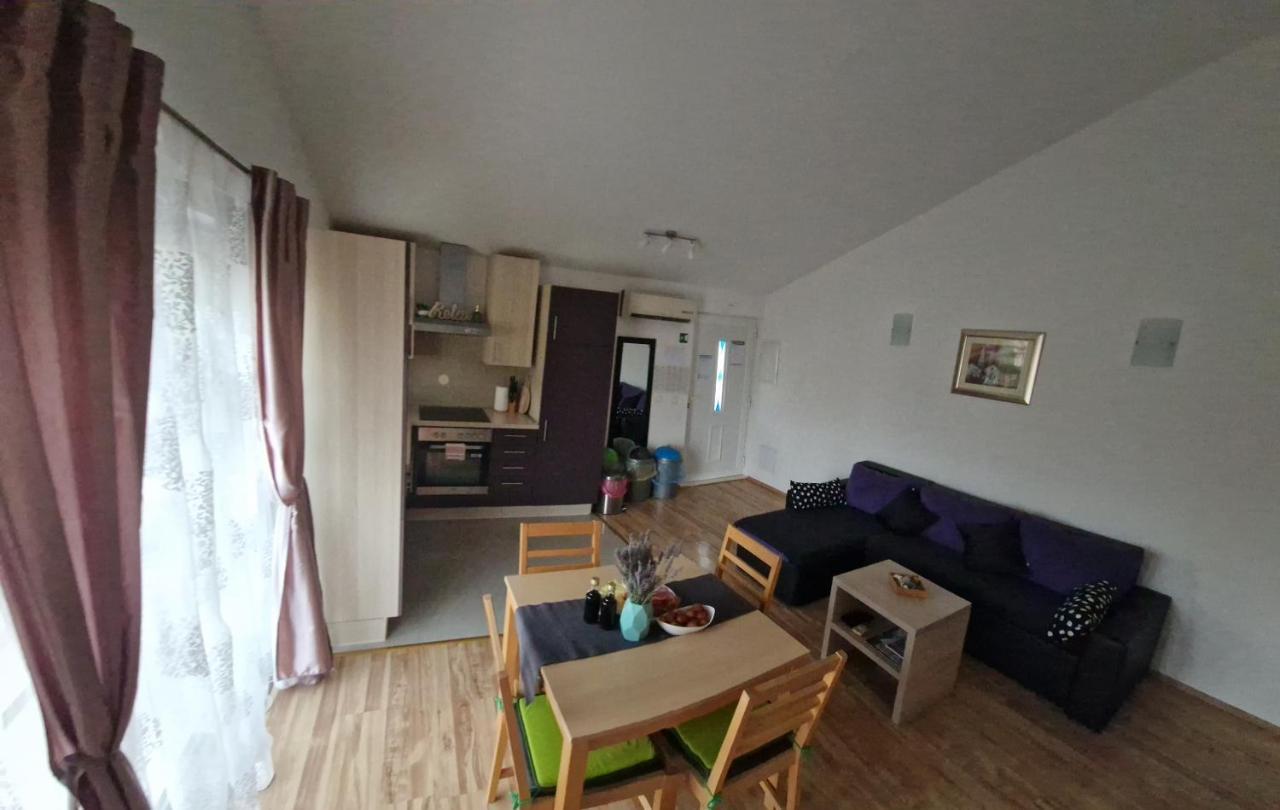 דירות מרינה Apartman Relax מראה חיצוני תמונה